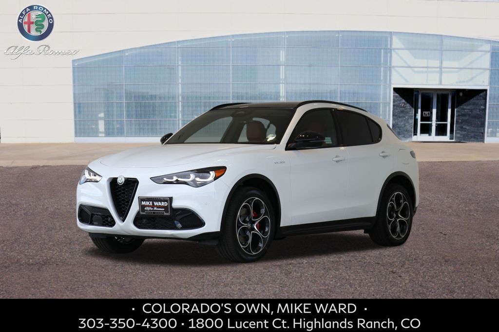 2025 Alfa Romeo Stelvio Base's photo