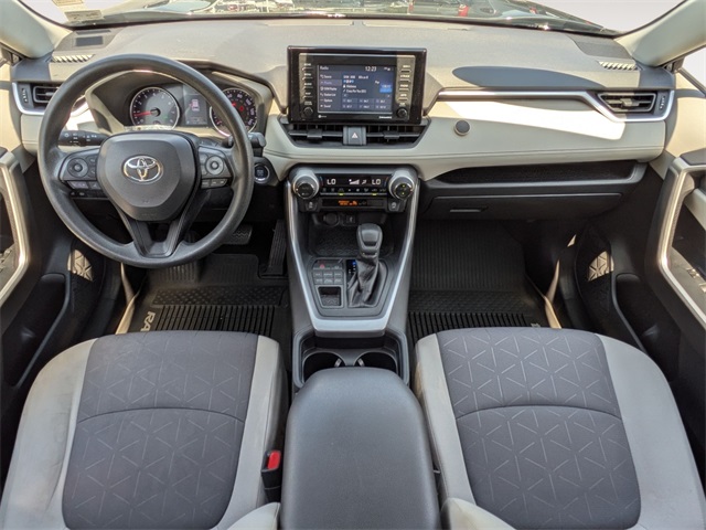 2020 Toyota RAV4 XLE photo 23