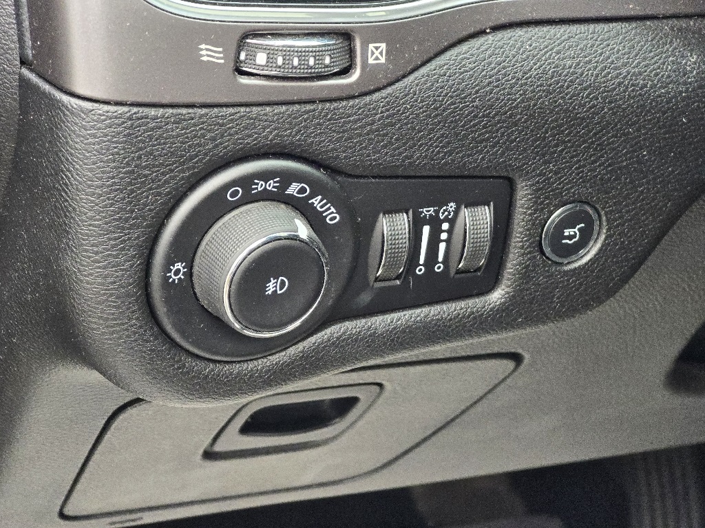 2021 Jeep Cherokee Limited photo 6