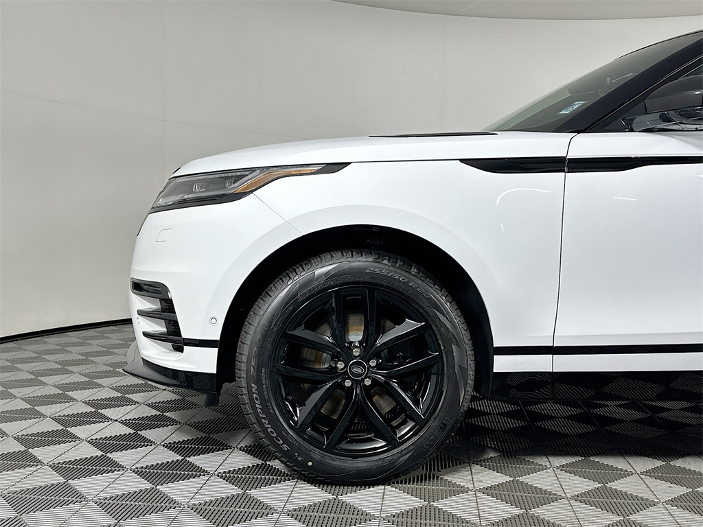 2026 Land Rover Range Rover Velar SE photo 8