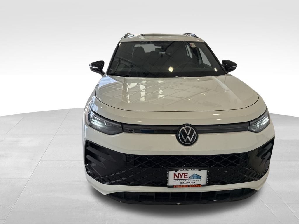 2025 Volkswagen Tiguan SE R-Line Black photo 8