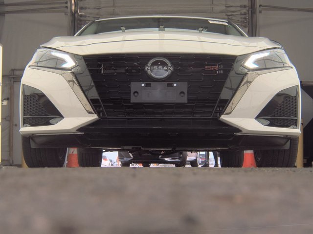 2024 Nissan Altima 2.5 SR photo 5