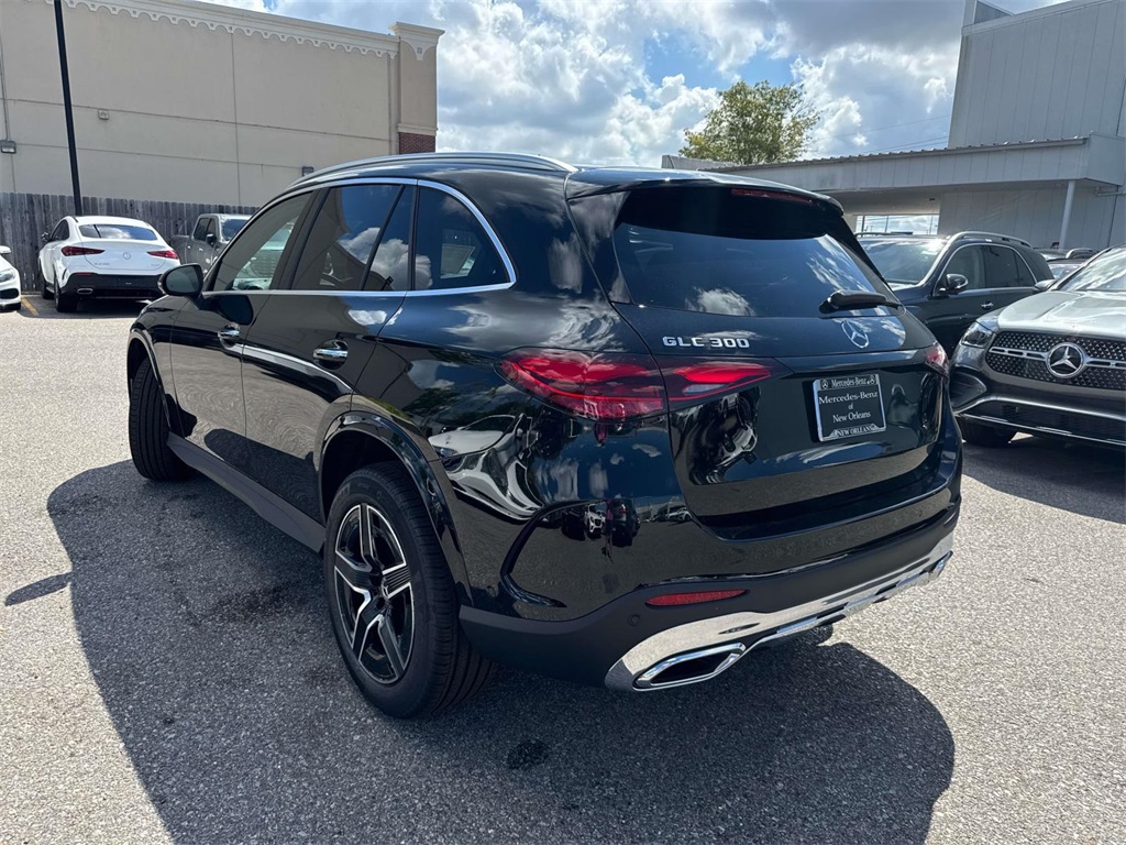 2026 Mercedes Benz GLC 300 photo 4
