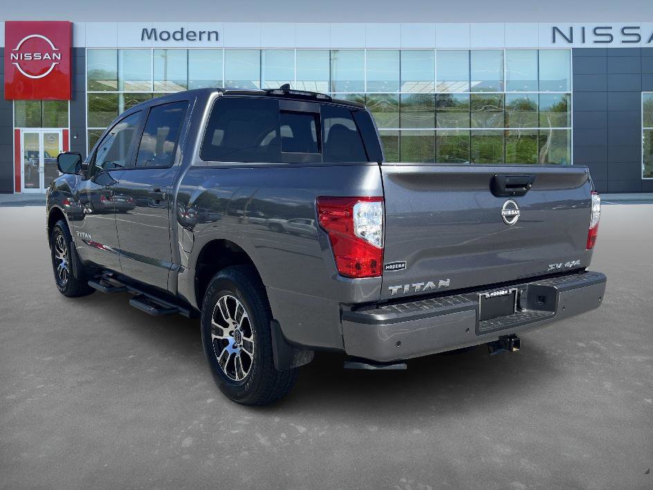 2024 Nissan Titan SV Crew Cab photo 7