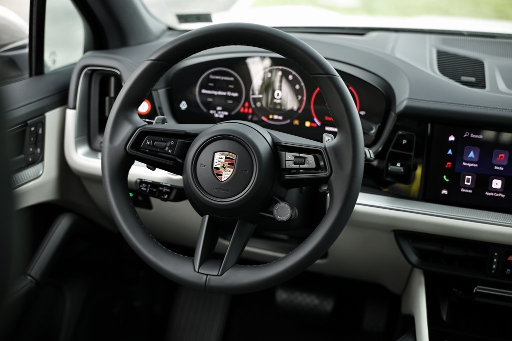2026 Porsche Cayenne photo 30