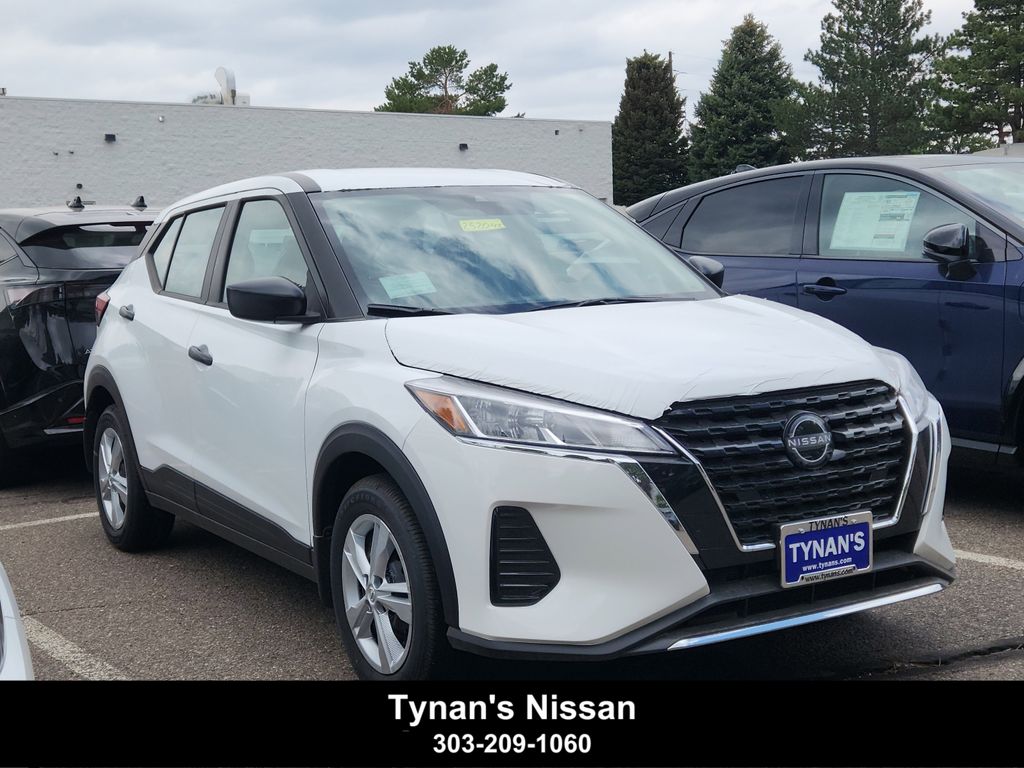 2025 Nissan KICKS PLAY Base's photo