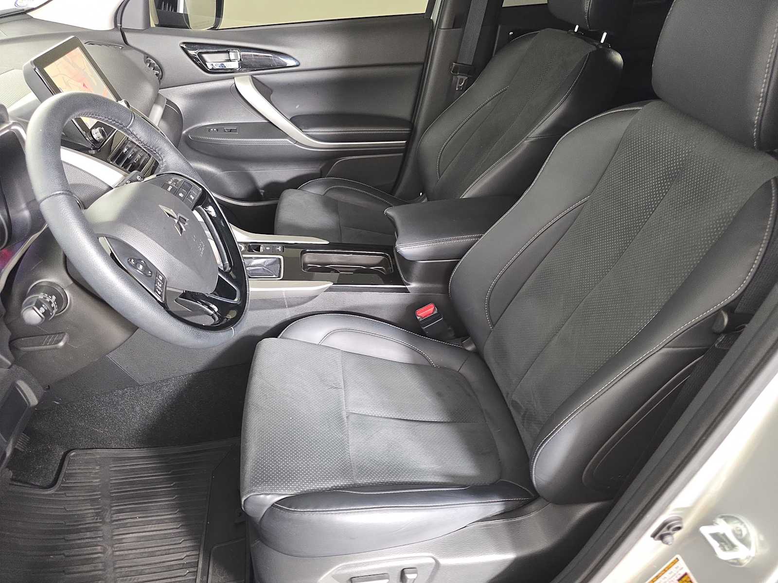 2025 Mitsubishi Eclipse Cross SE photo 23