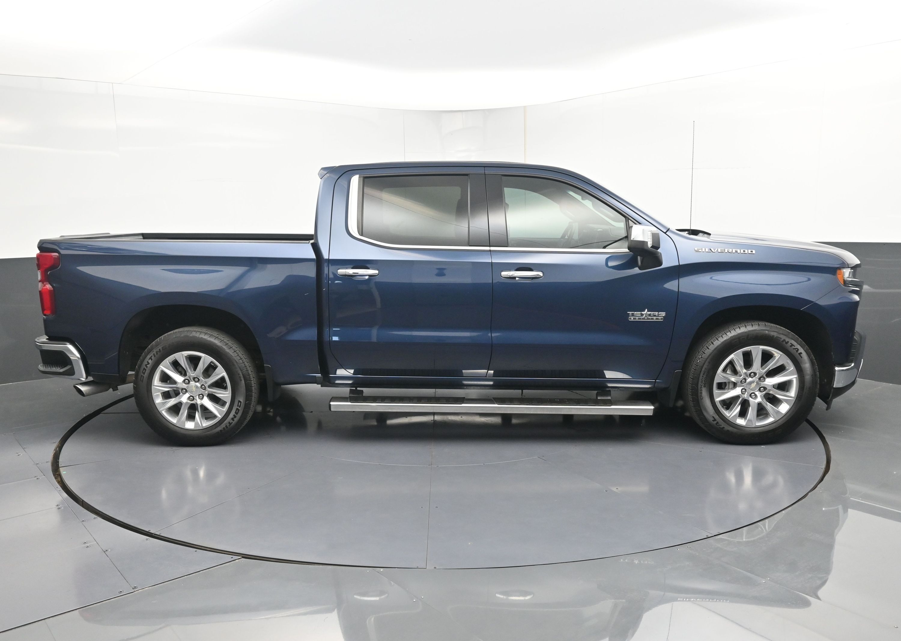 2020 Chevrolet Silverado 1500 LTZ photo 2