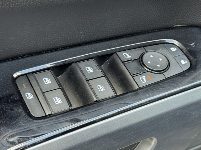 2024 Nissan Pathfinder SL photo 12