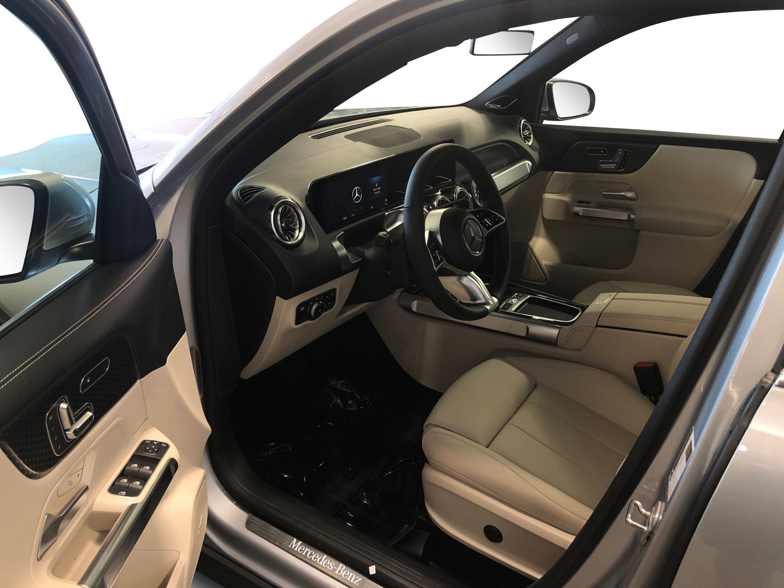 2025 Mercedes Benz GLB 250 4MATIC photo 9