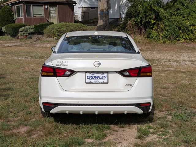 2025 Nissan Altima SV photo 4