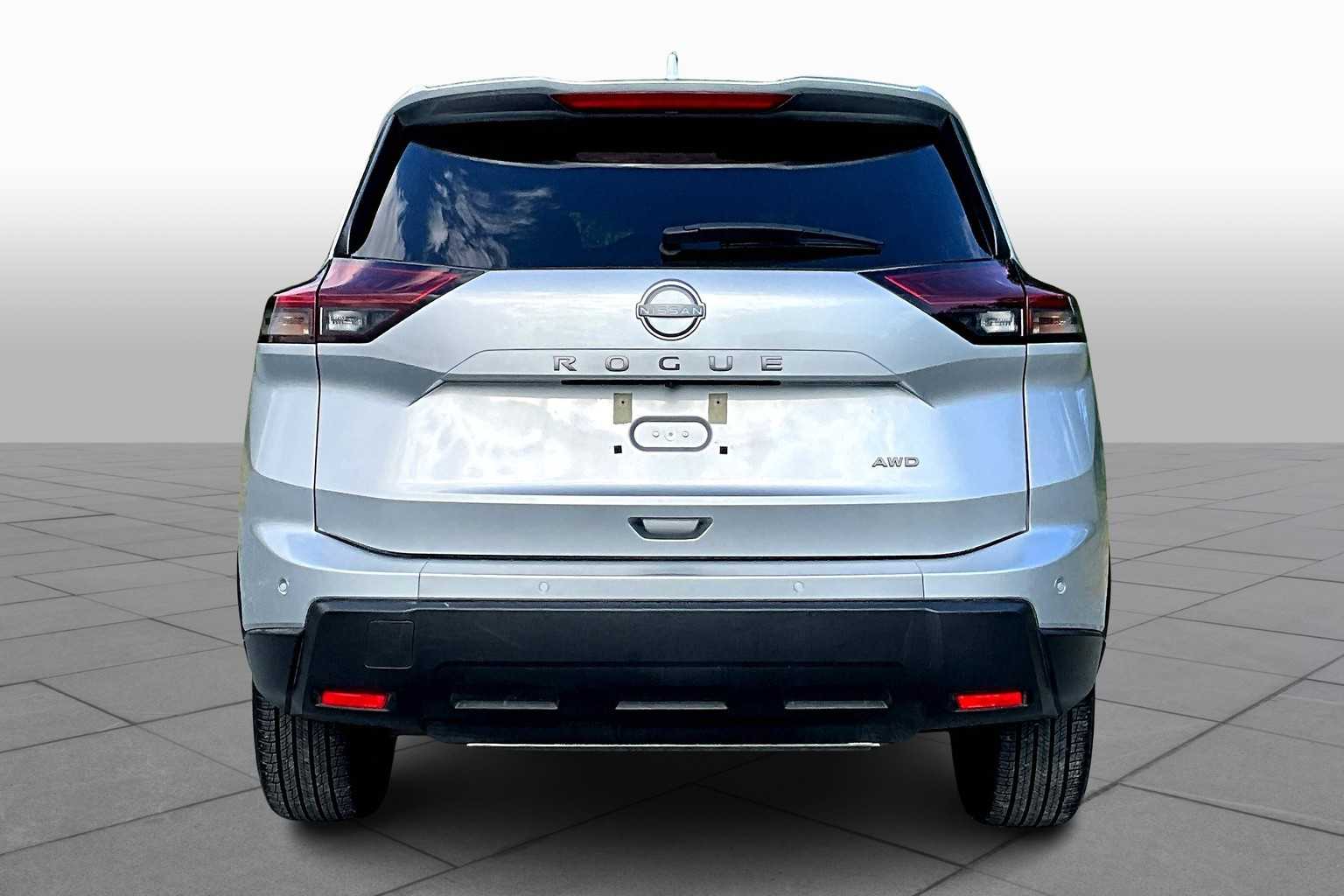 2025 Nissan Rogue SV photo 4