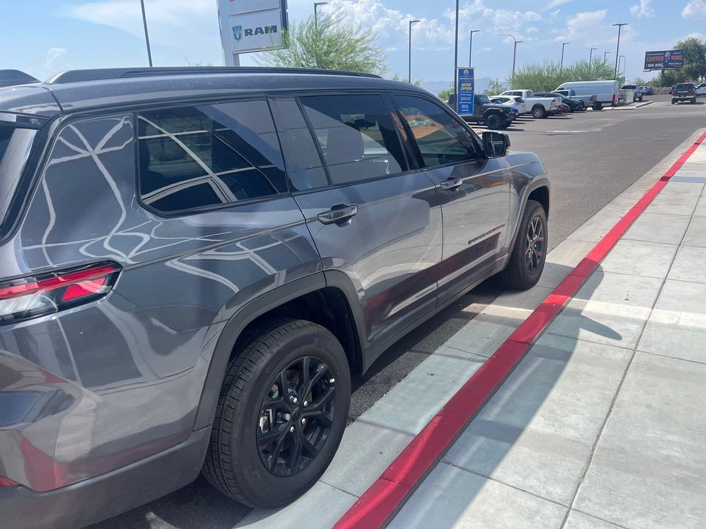 2025 Jeep Grand Cherokee Altitude X photo 13