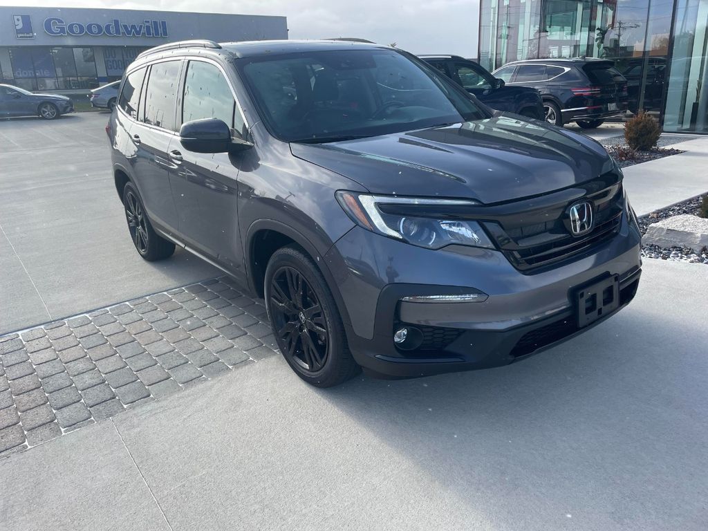 2022 Honda Pilot SE's photo