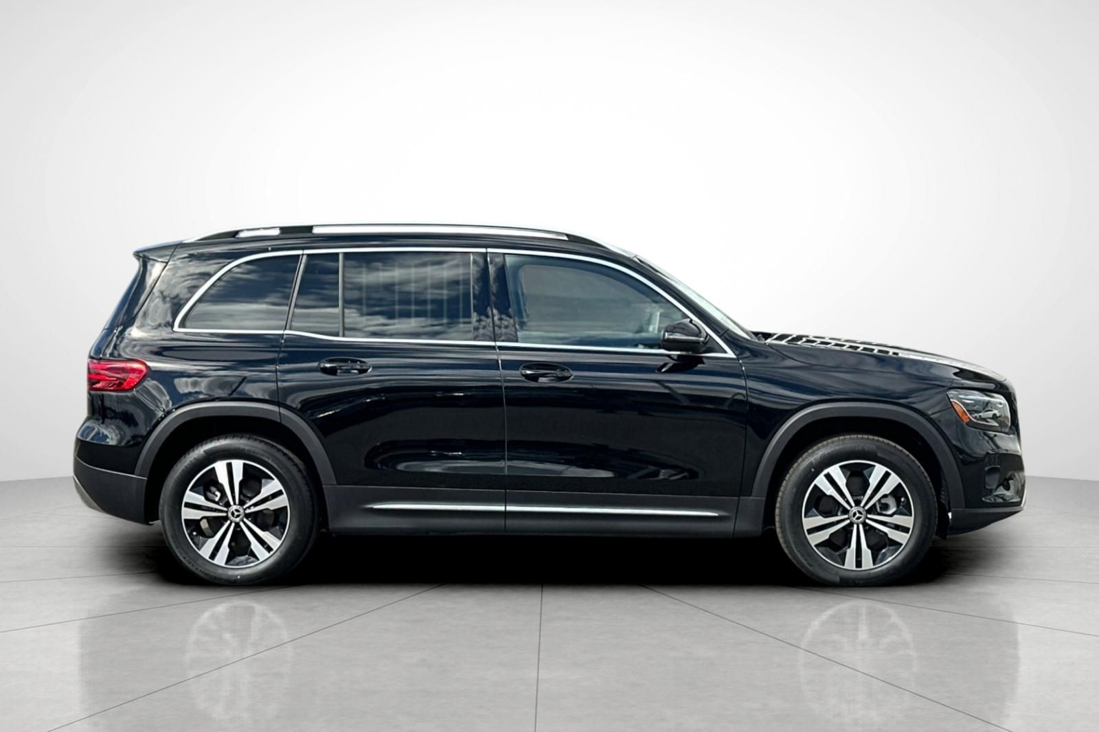 2025 Mercedes Benz GLB 250 photo 26