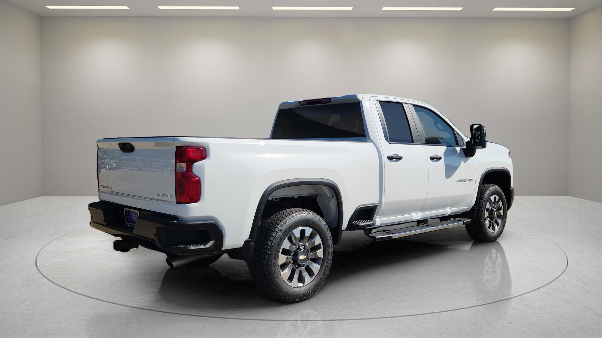 2026 Chevrolet Silverado 2500HD Custom photo 3