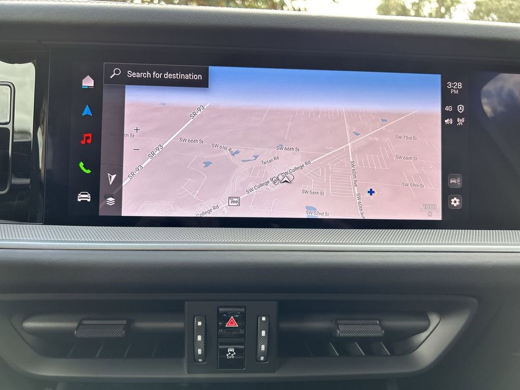 2025 Porsche Cayenne Coupe Base photo 22