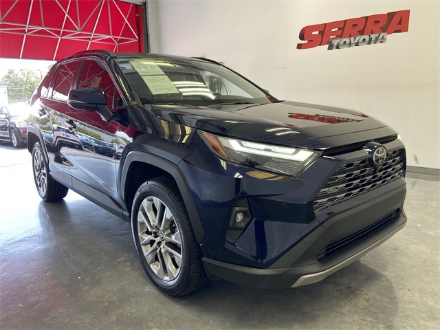 2022 Toyota RAV4 Limited photo 11