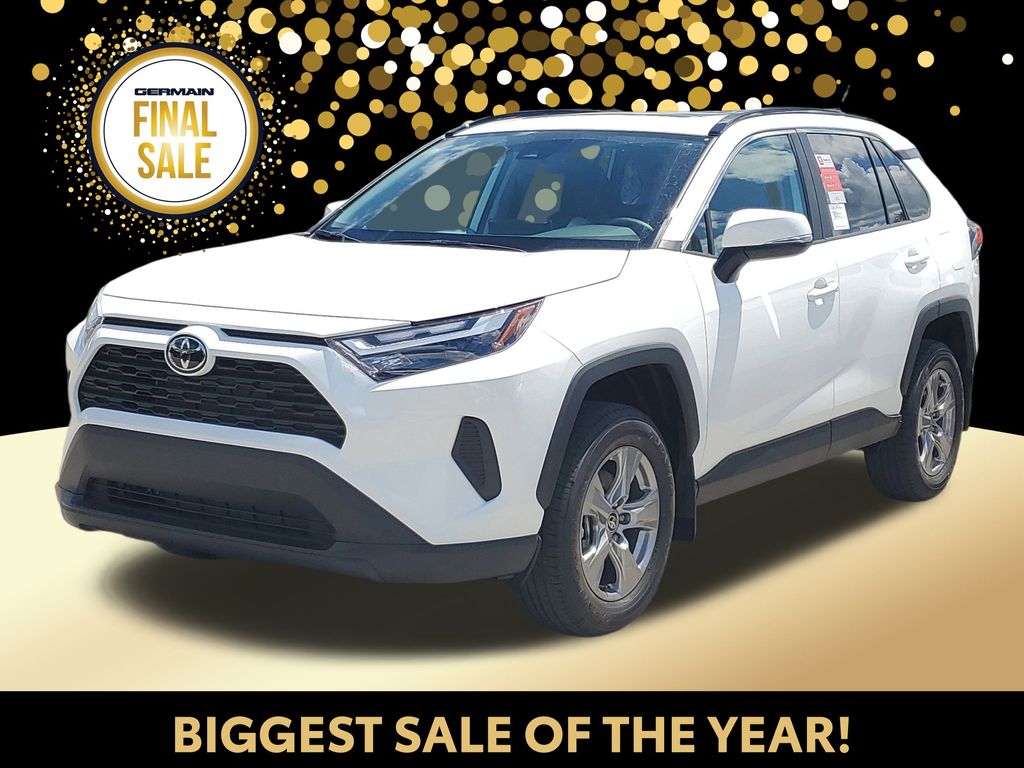 2025 Toyota RAV4 XLE's photo