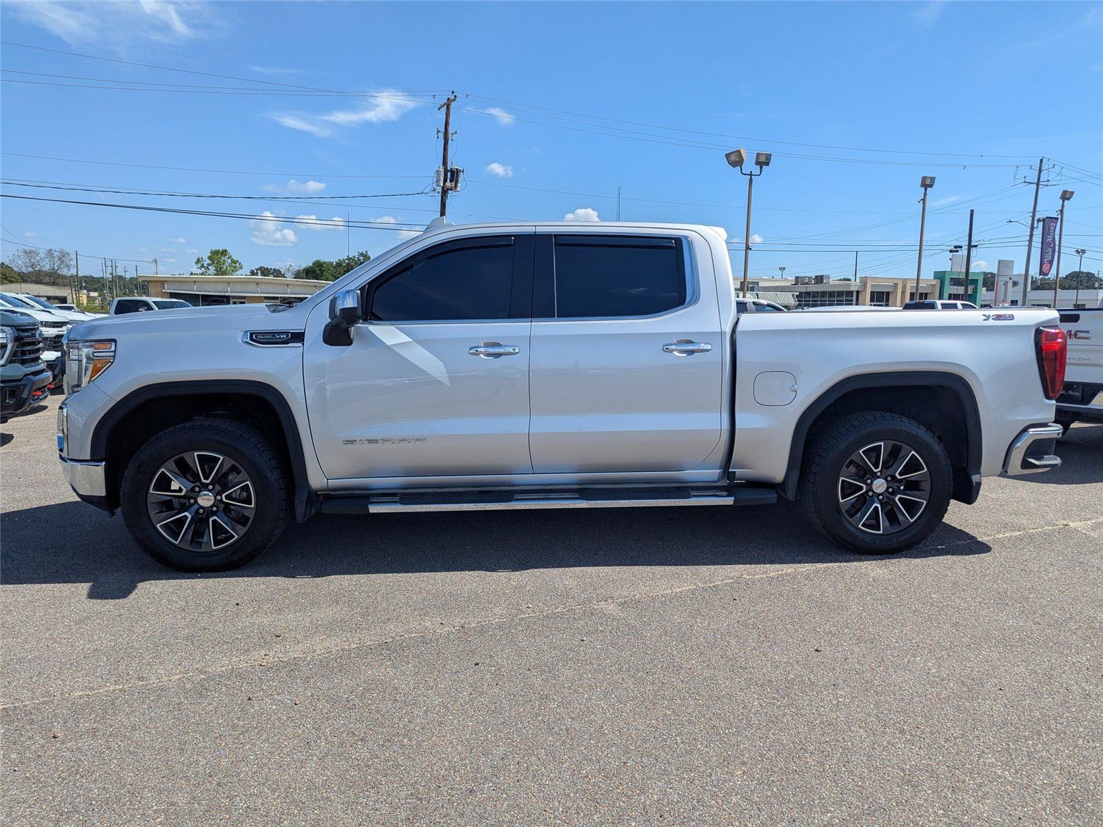 2021 Gmc Sierra 1500 SLT photo 2