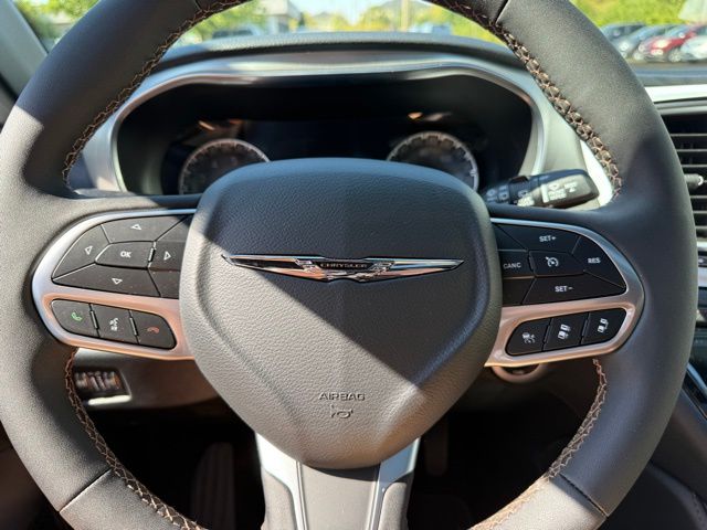 2026 Chrysler Pacifica Pinnacle photo 8