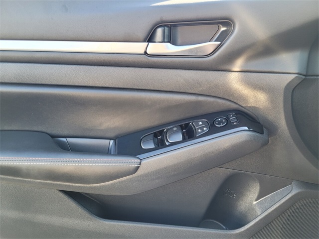 2024 Nissan Altima 2.5 SR photo 26