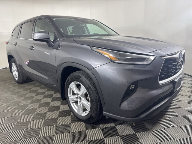 2021 Toyota Highlander LE's photo
