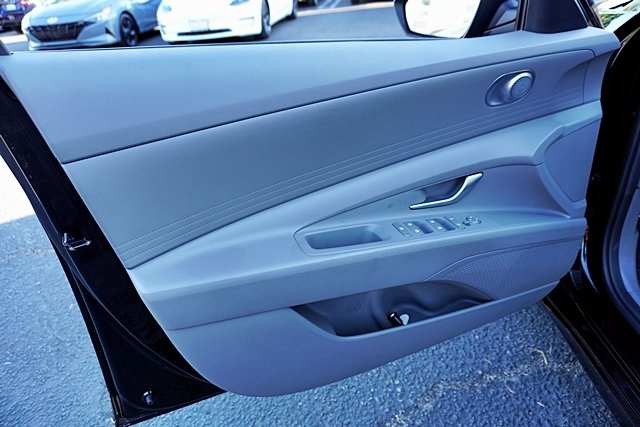 2024 Hyundai Elantra SEL photo 20