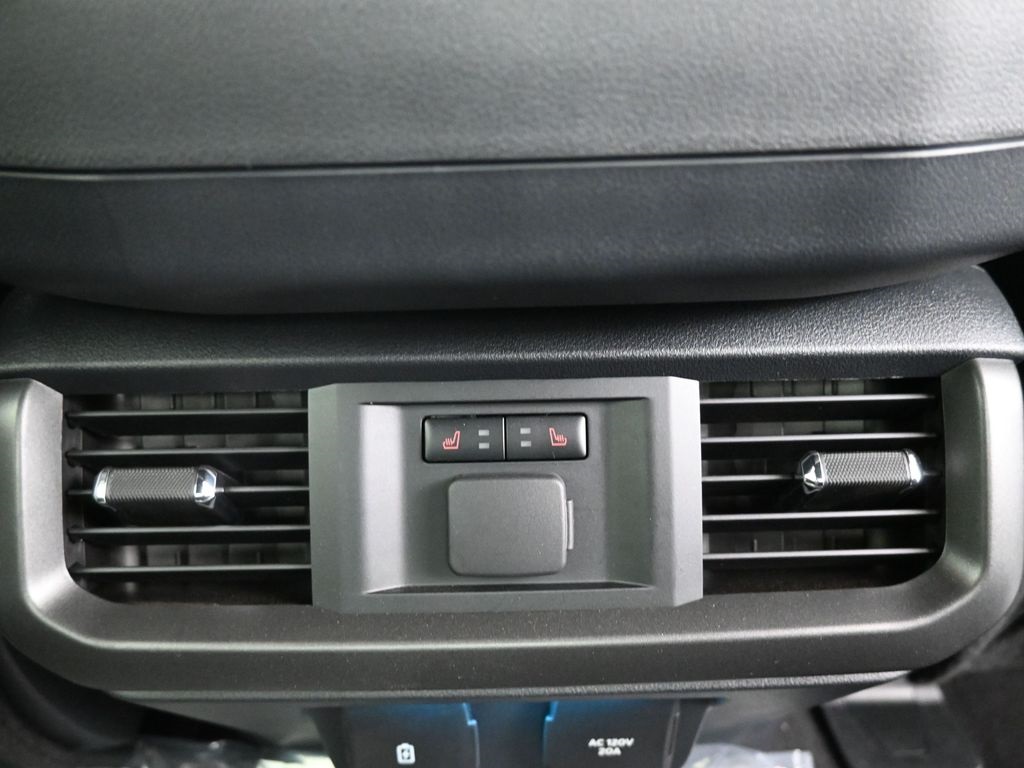 2025 Ford F-150 Lariat photo 24