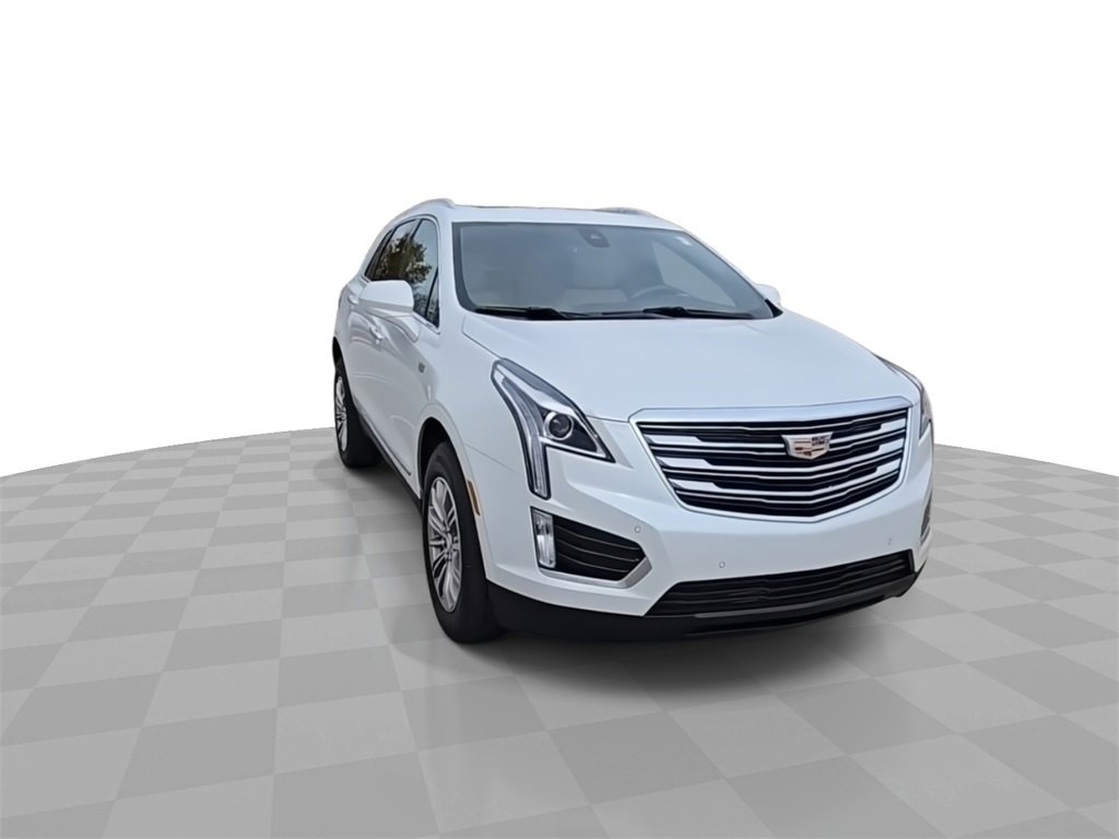2018 Cadillac XT5 Luxury photo 2