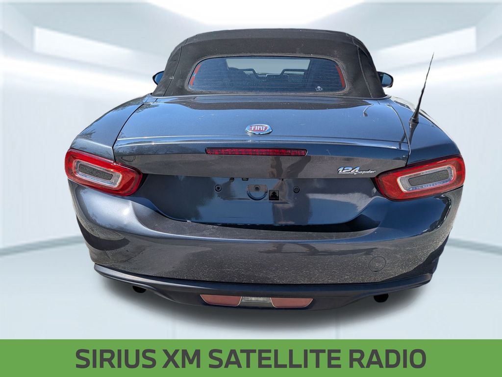 2017 Fiat 124 Spider Classica photo 4