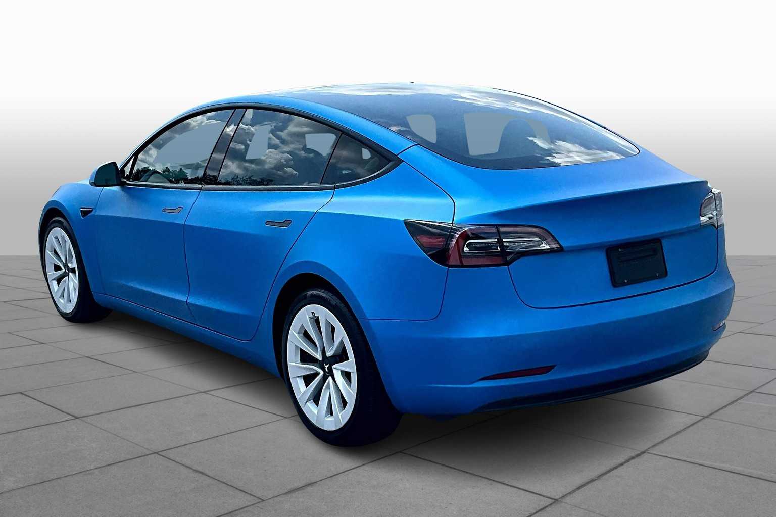 2021 Tesla Model 3 Standard Range Plus photo 10