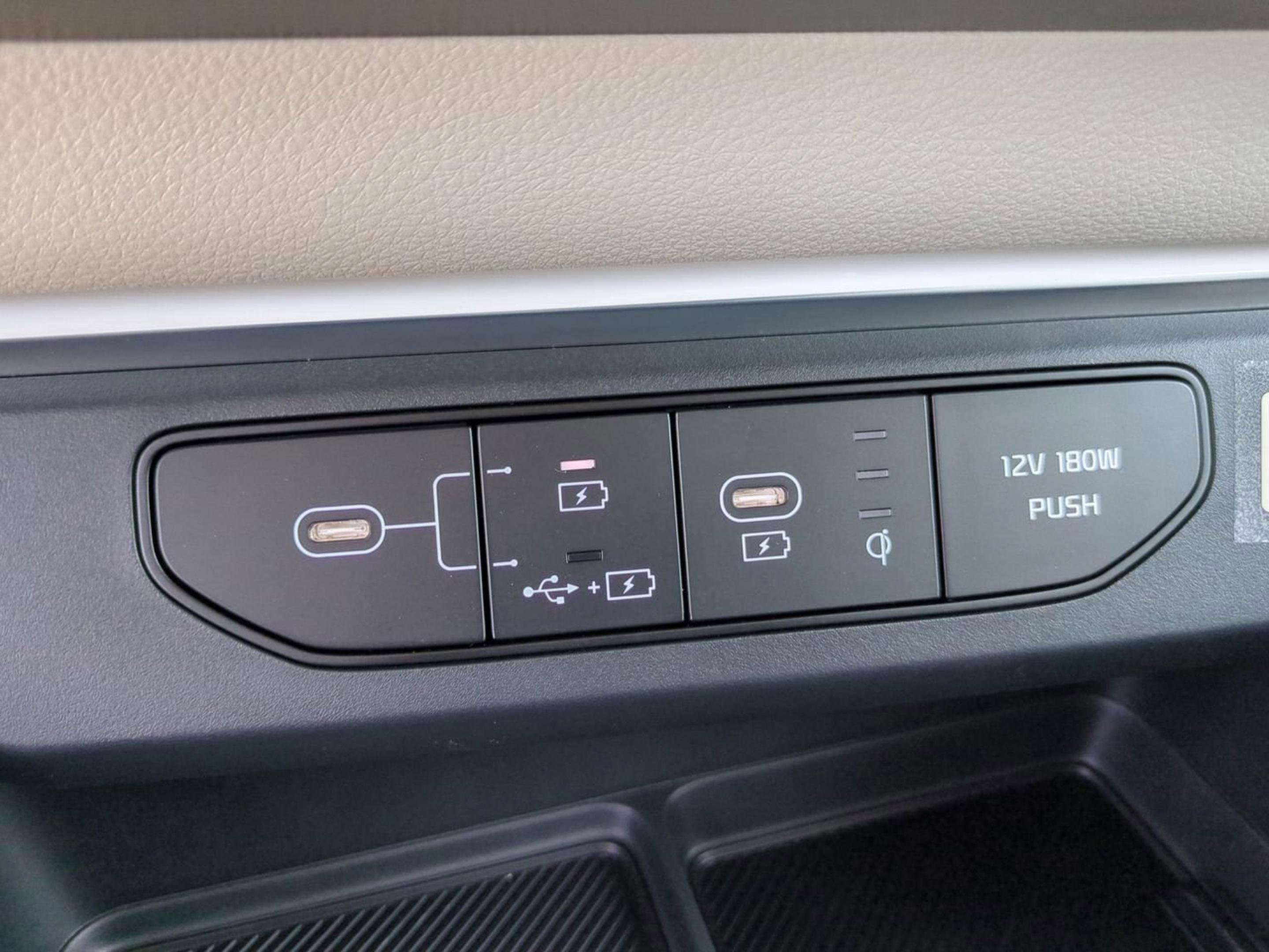 2026 Kia Carnival SX photo 15