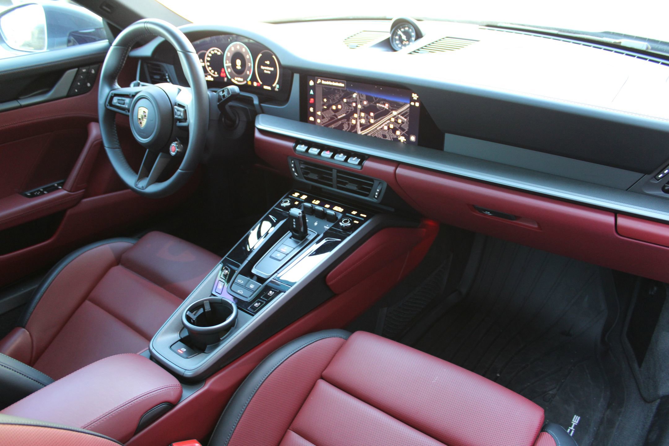 2025 Porsche 911 photo 24