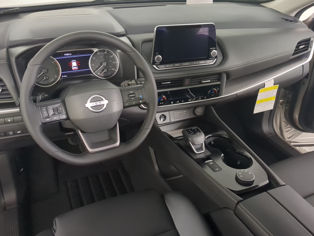 2026 Nissan Rogue SV photo 11