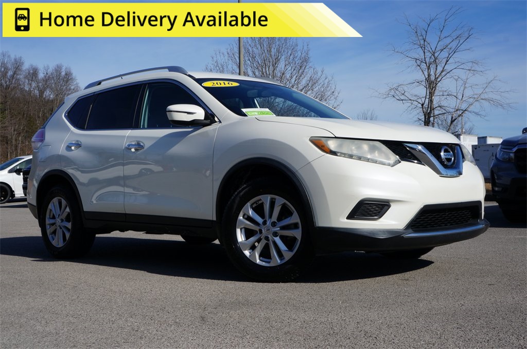 2016 Nissan Rogue SV's photo