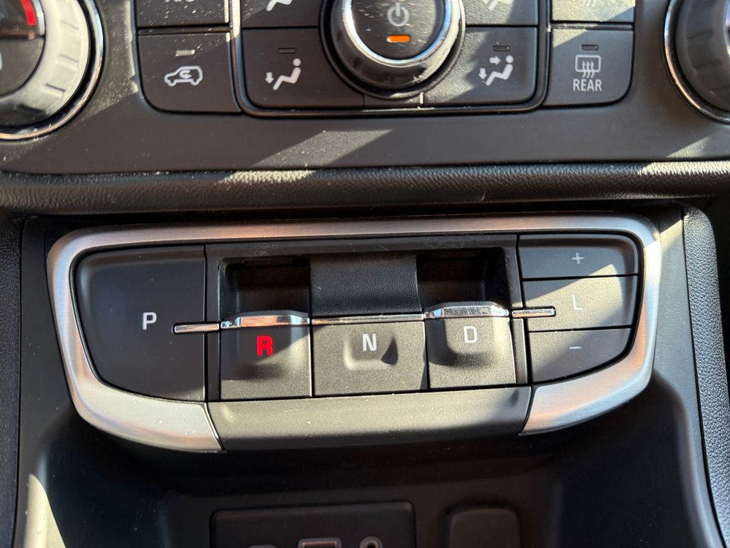 2022 Gmc Terrain SLE photo 18