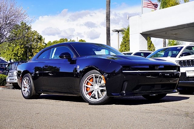 2025 Dodge Charger R/T Scat Pack photo 2
