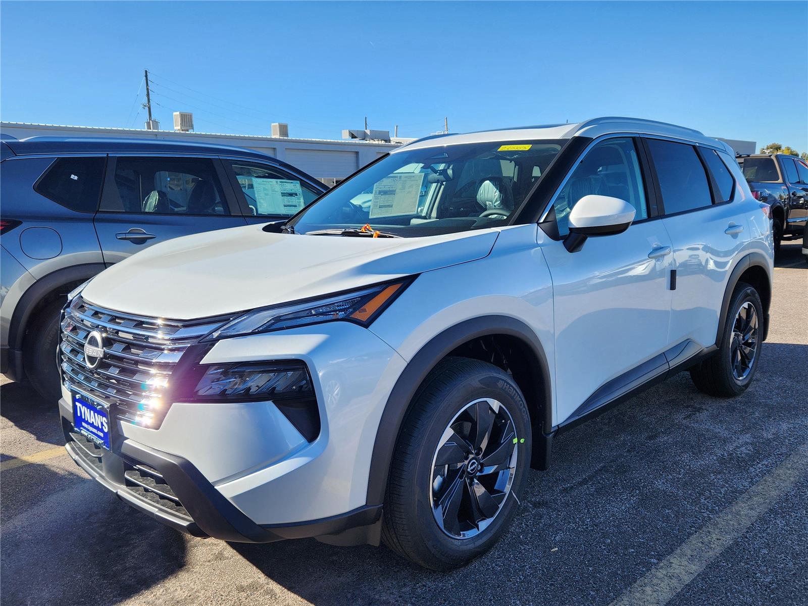 2026 Nissan Rogue SV photo 2