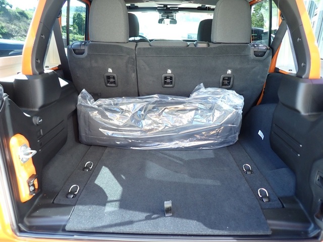 2025 Jeep Wrangler Sport S photo 3