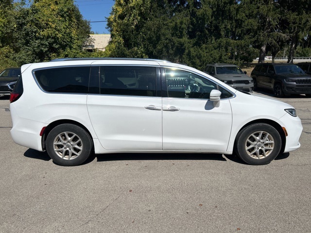 2021 Chrysler Pacifica Touring L photo 4
