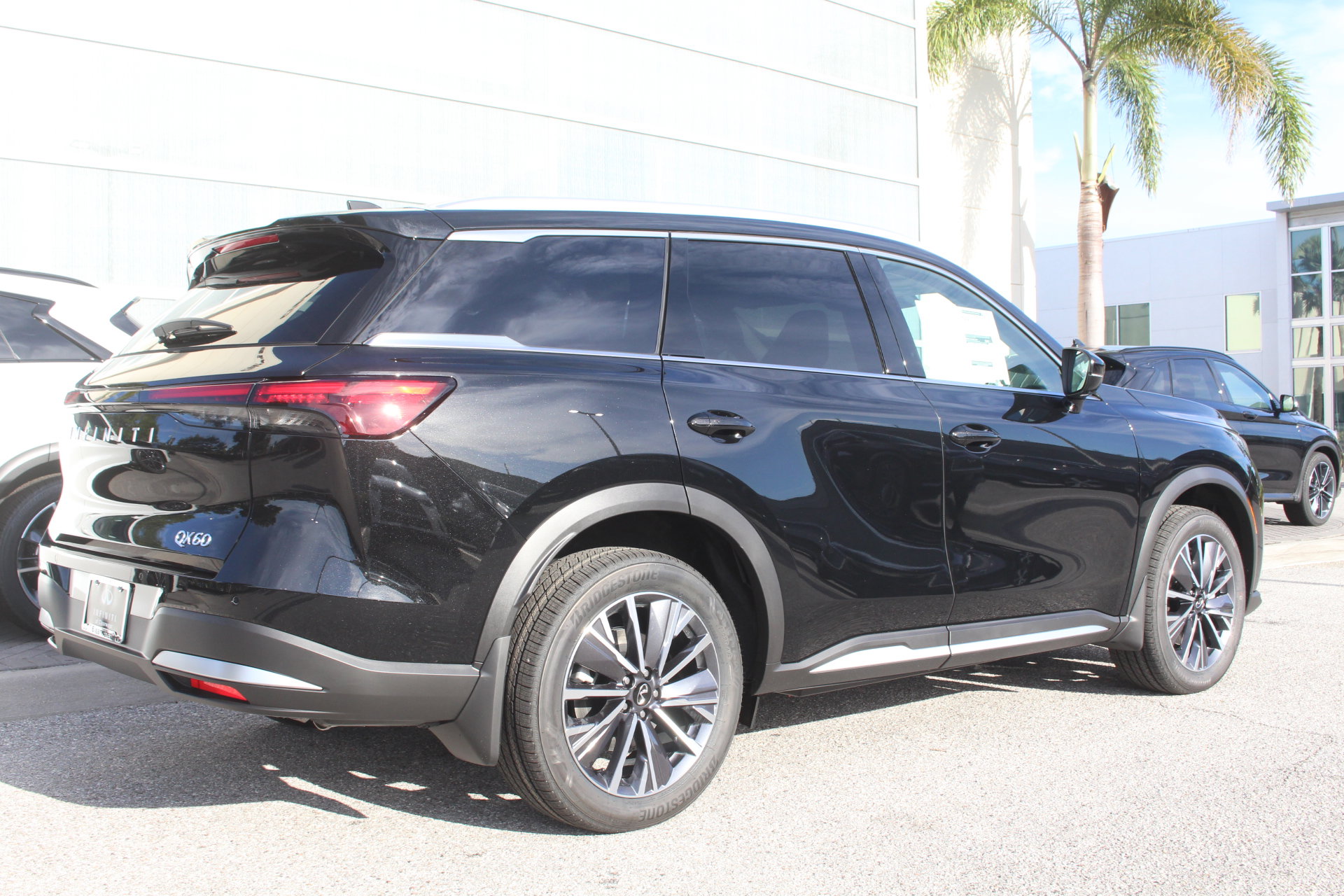 2026 Infiniti QX60 Luxe photo 4