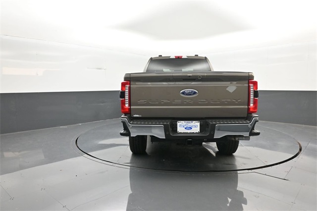 2026 Ford F-250 Lariat photo 4