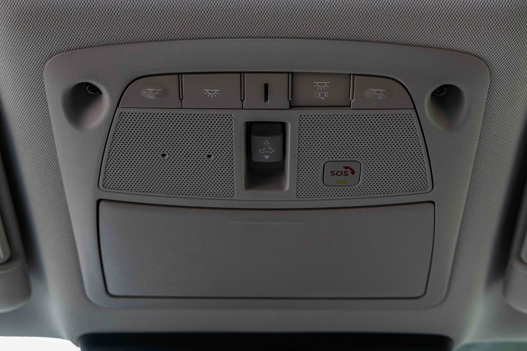 2023 Nissan Armada SL photo 16