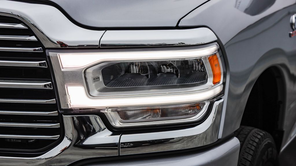2024 Ram 3500 Laramie photo 4