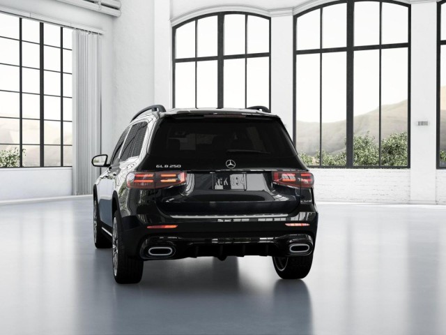 2025 Mercedes Benz GLB 250 photo 25