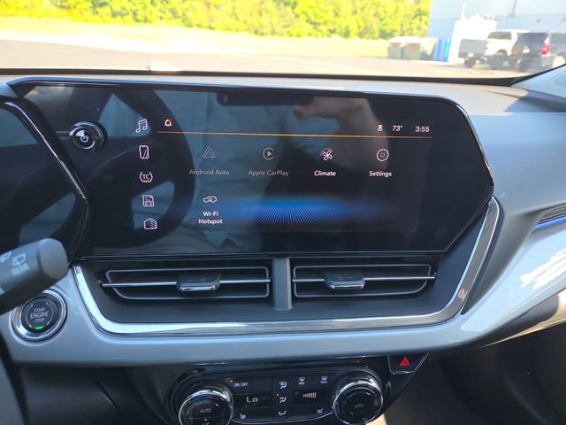 2025 Chevrolet Trax LT photo 17