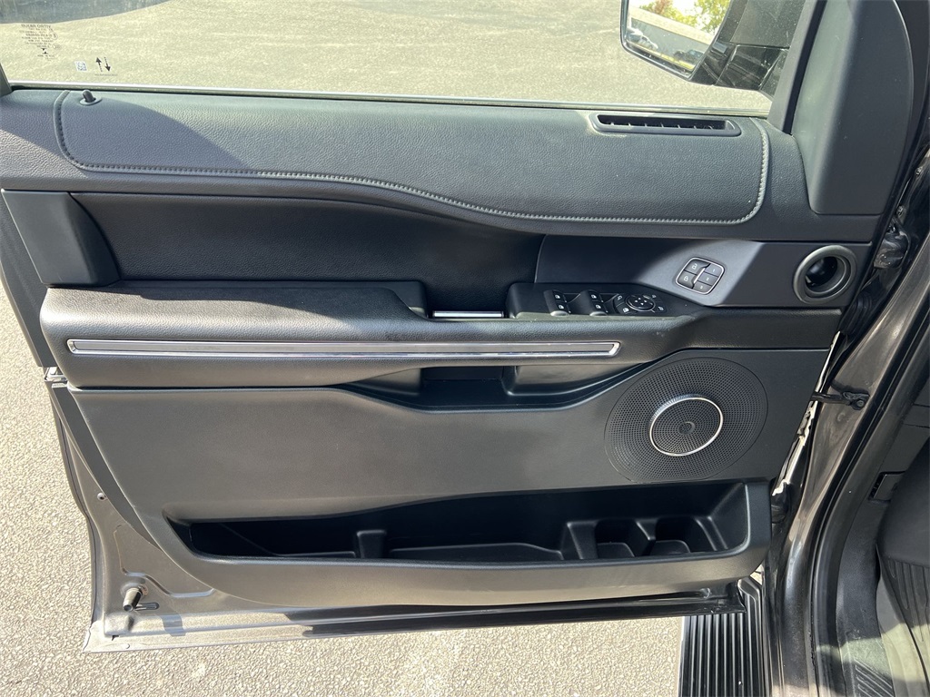 2021 Ford Expedition MAX XLT photo 19
