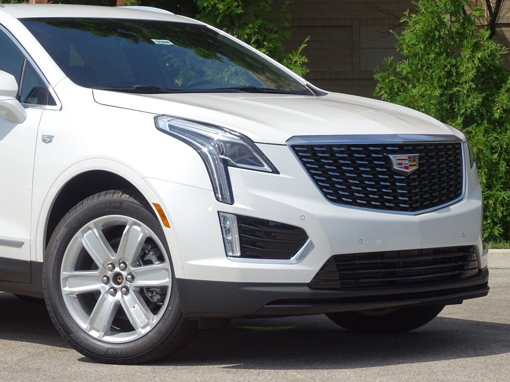 2025 Cadillac XT5 Luxury photo 2