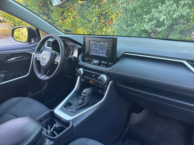 2019 Toyota RAV4 XLE photo 17